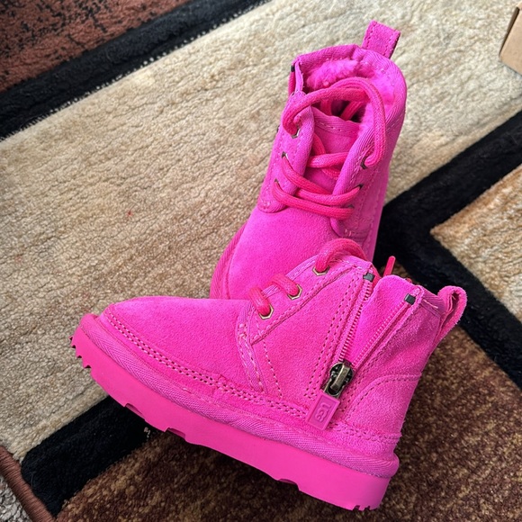 Kids Ugg boots - Picture 5 of 6